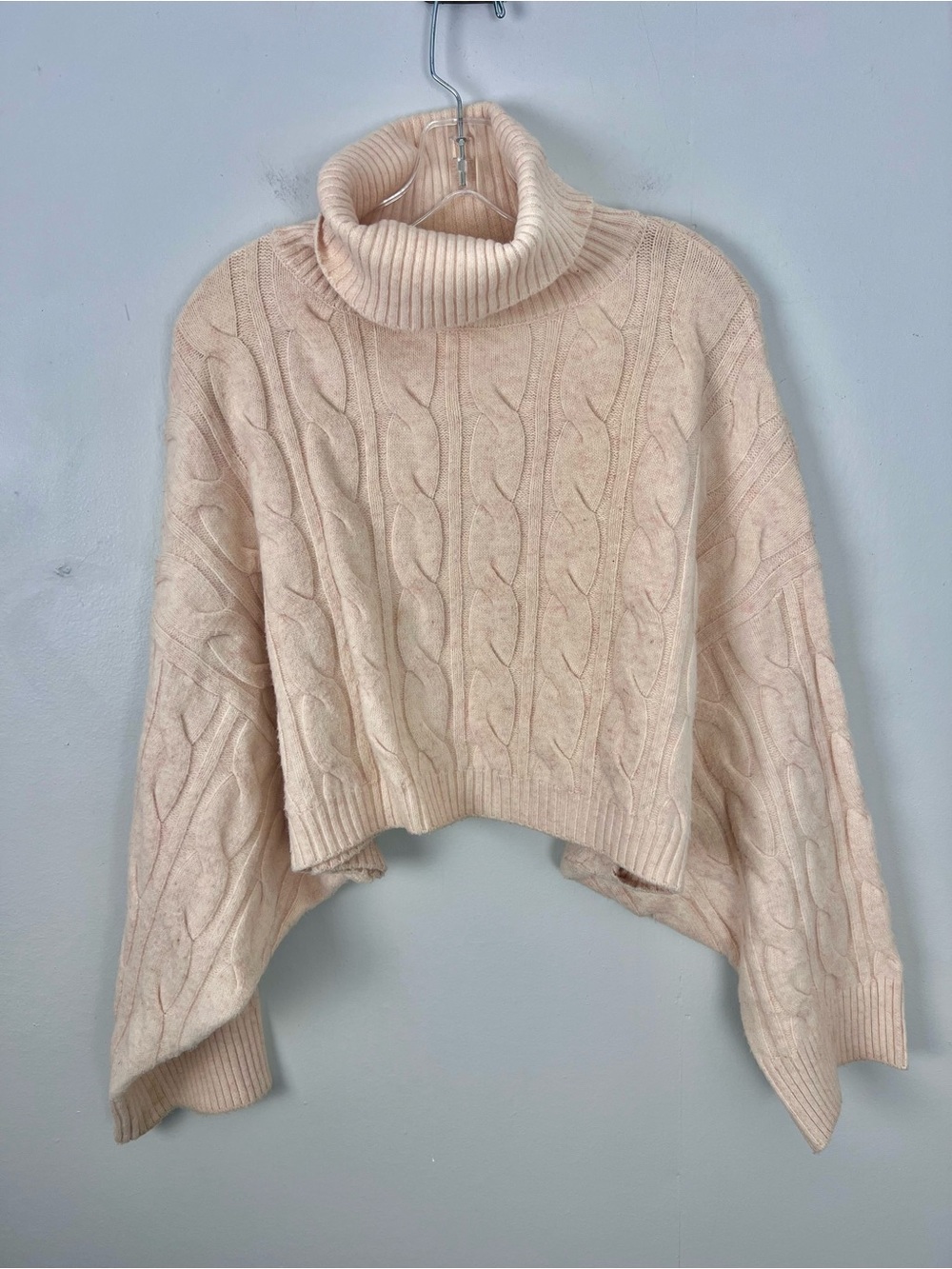 Lili Sidonio Molly Bracken Turtleneck Cable Knit Crop Sweater Batwing Pale Pink